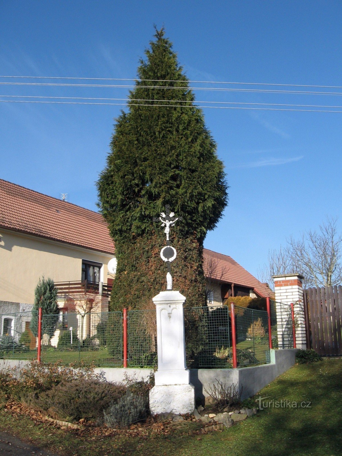 CROSS AT DVOŘÁK'S FOXES