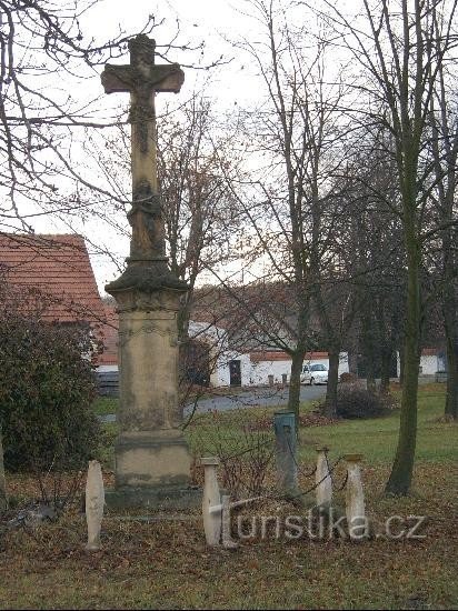 Křížek im Dorf: westlich des Dorfes