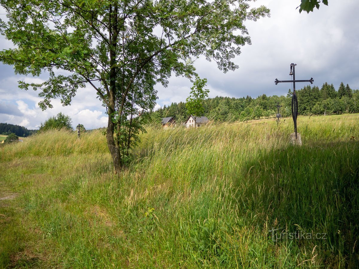 Chemin de croix au-dessus du cimetière