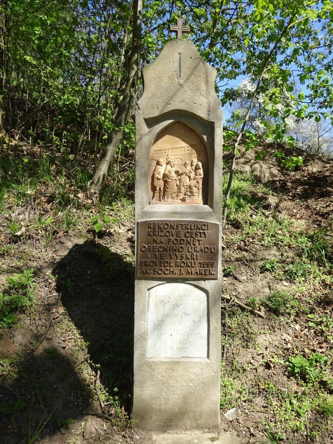 Via Crucis sopra il villaggio di Vyskeř