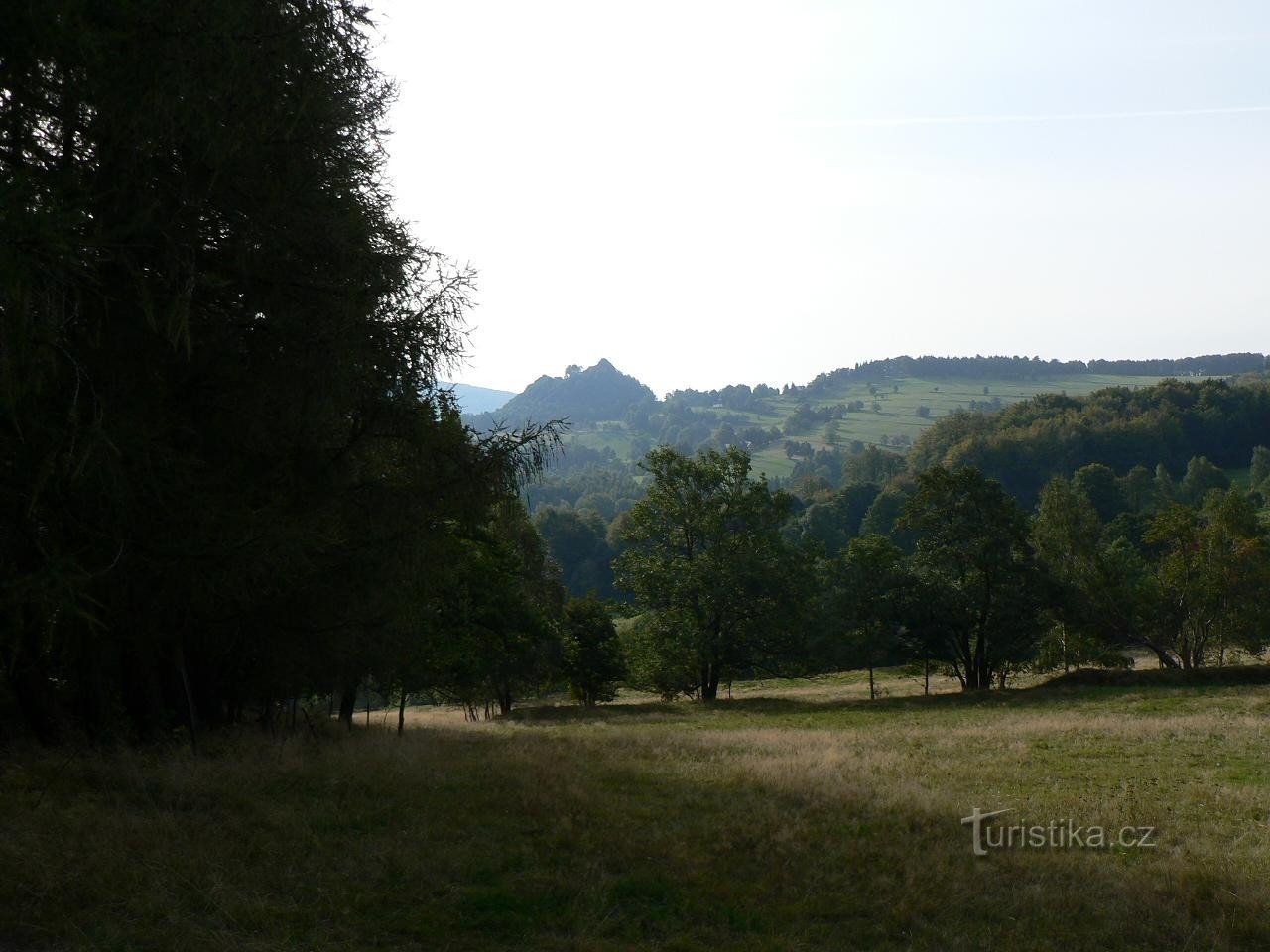 Montagne de la Croix, vue sur le château de Tolštejn