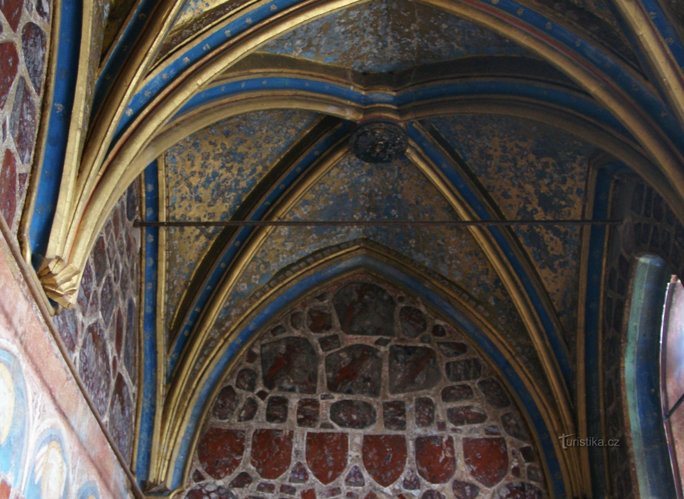 sacral rib vault