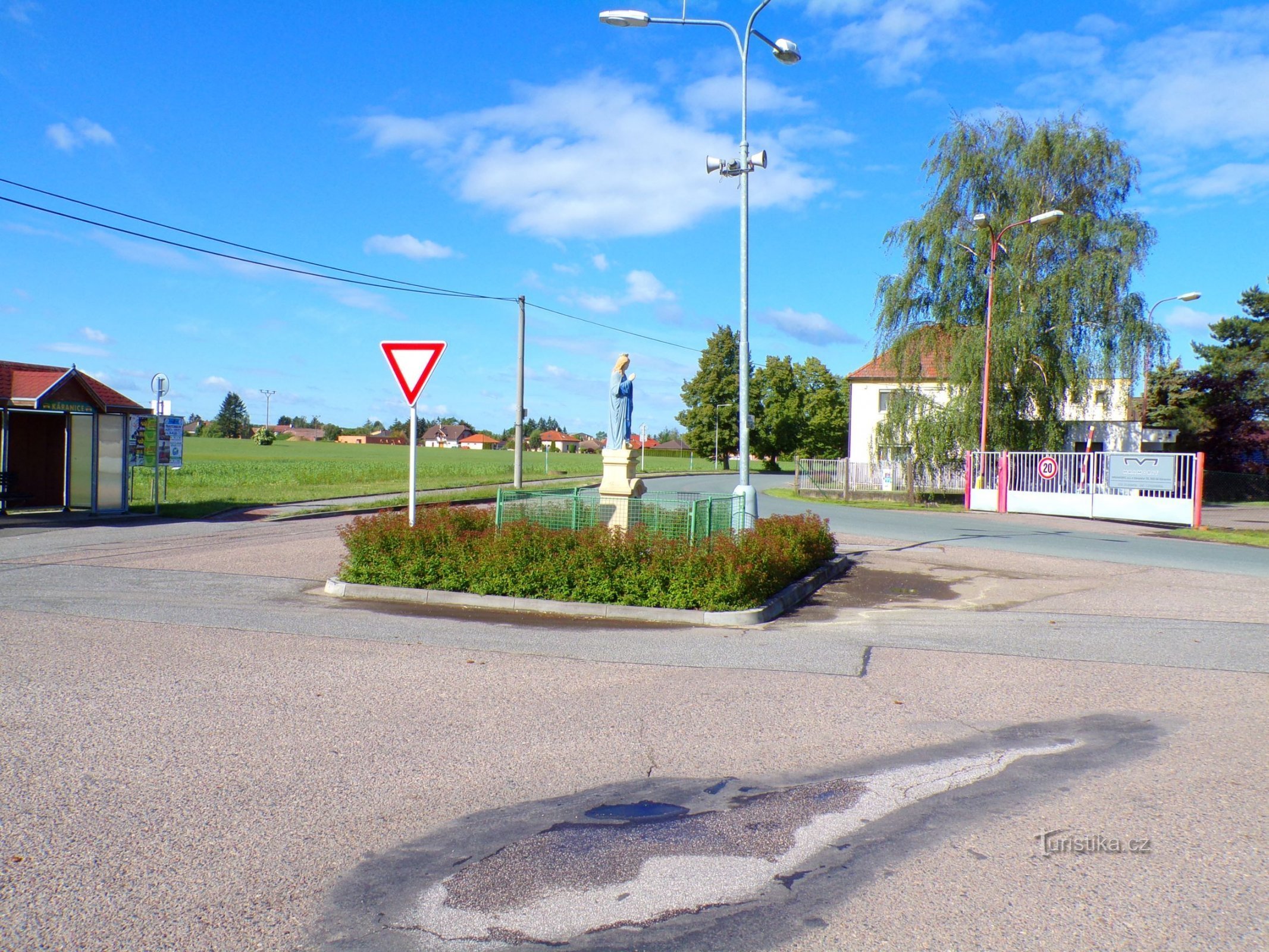 Crossroads with the statue of the Virgin Mary (Káranice, 29.5.2022/XNUMX/XNUMX)