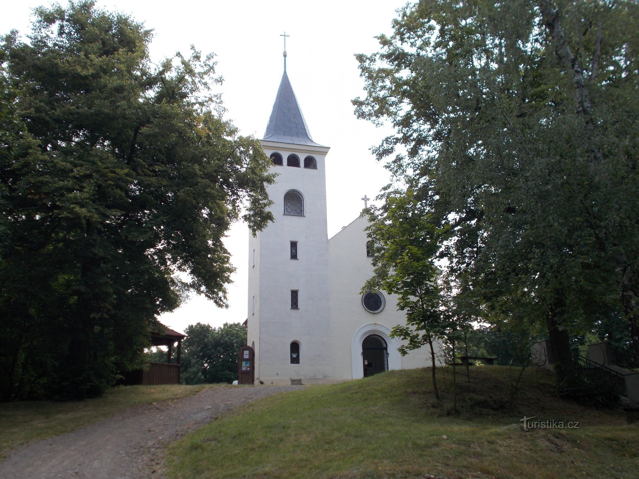 Attraversa la collina