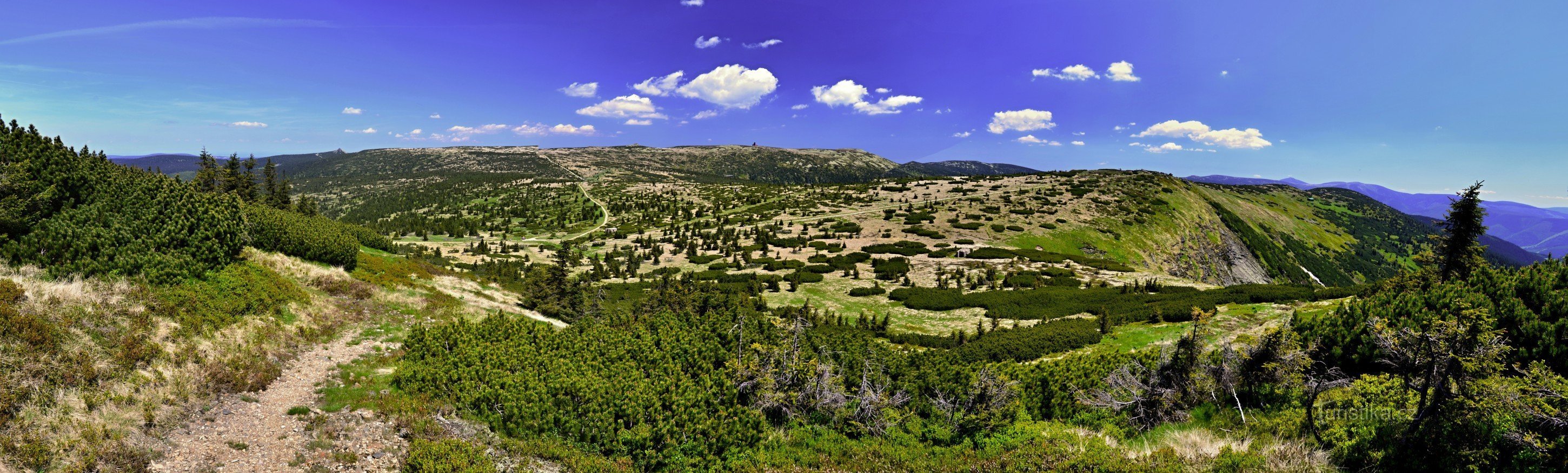 Karkonosze: panorama Karkonoszy z Kotla