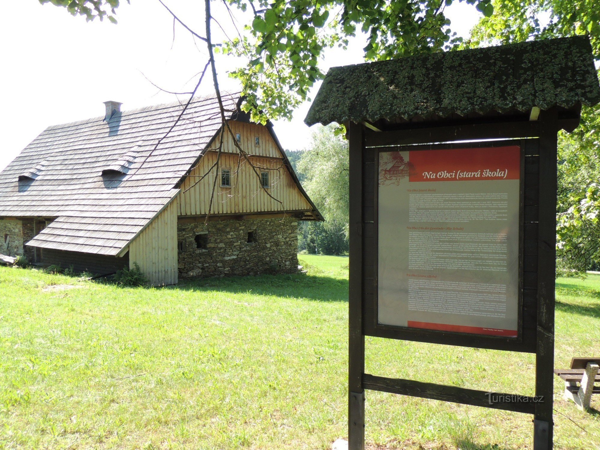 Jättimäiset vuoret - Zapadlí-patriotit, Štěpánka ja Prdek