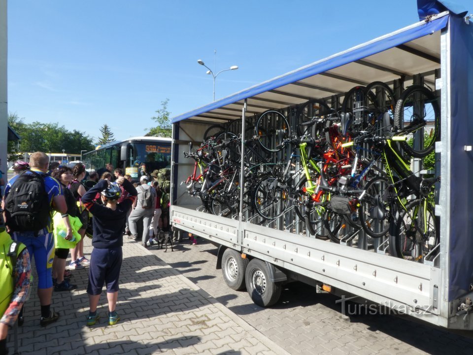 Крконоше велосипедні автобуси