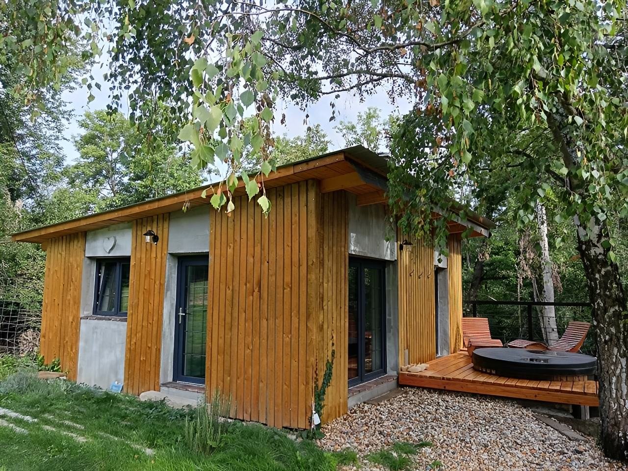 Krmelec u koní a daňků - Exteriér