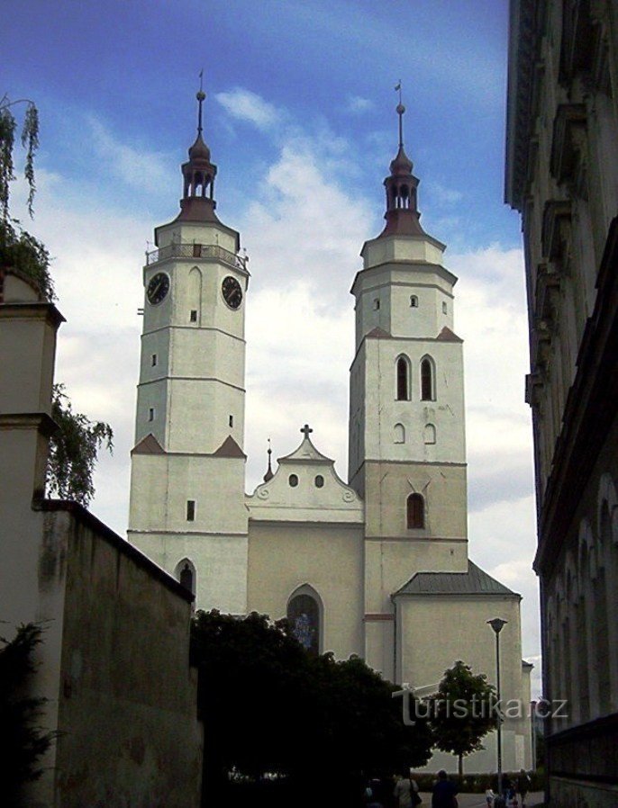 Église gothique Saint-Martin de Krnov - Photo : Ulrych Mir.