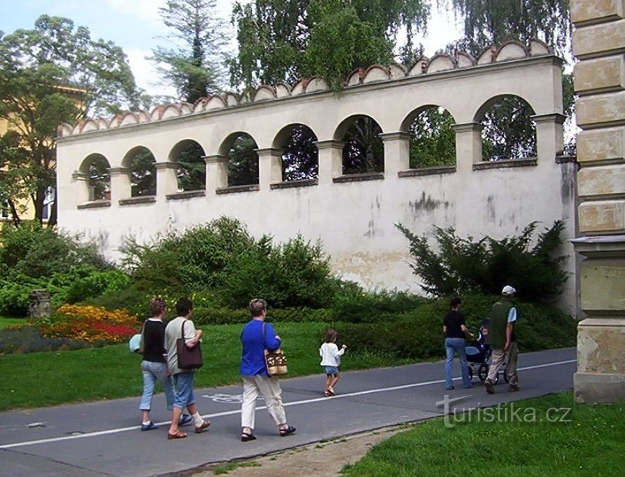 Krnov-Švedski zid-ostaci srednjovjekovne utvrde grada iz 1523.-43.-Foto: Ulrych Mir.