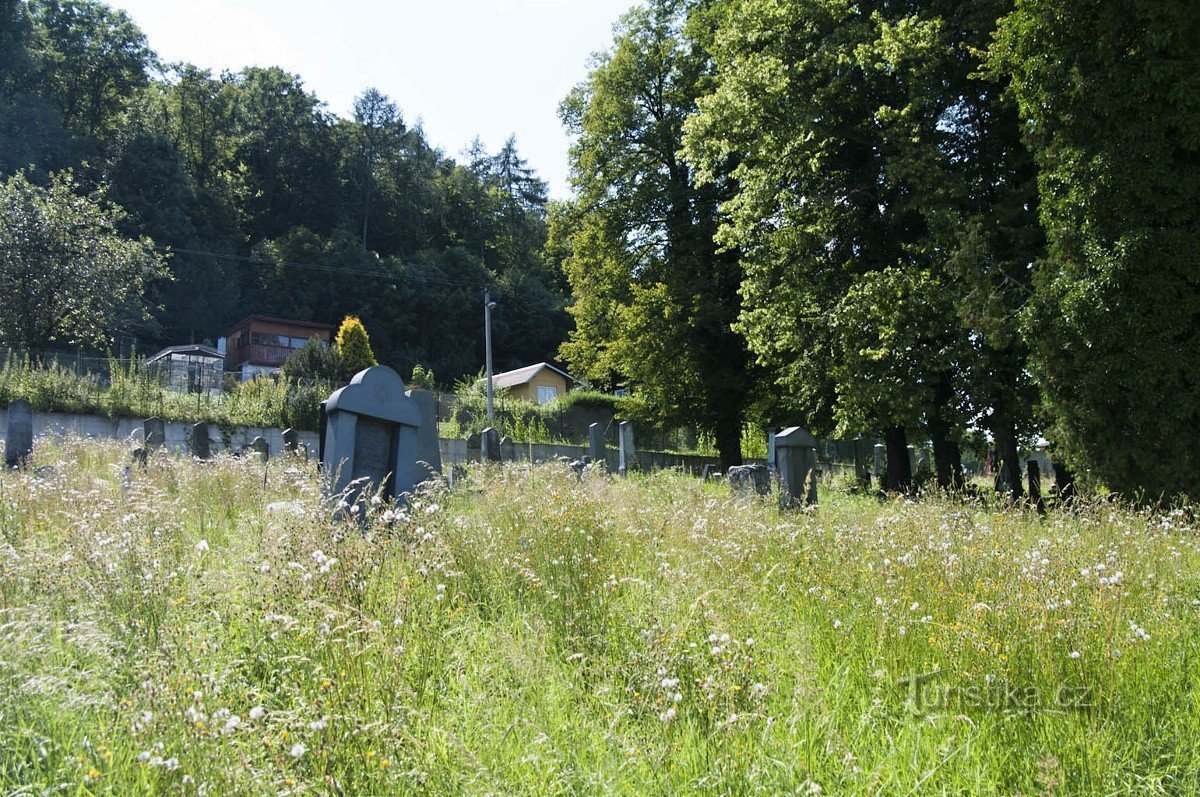 Krnów - cmentarz żydowski