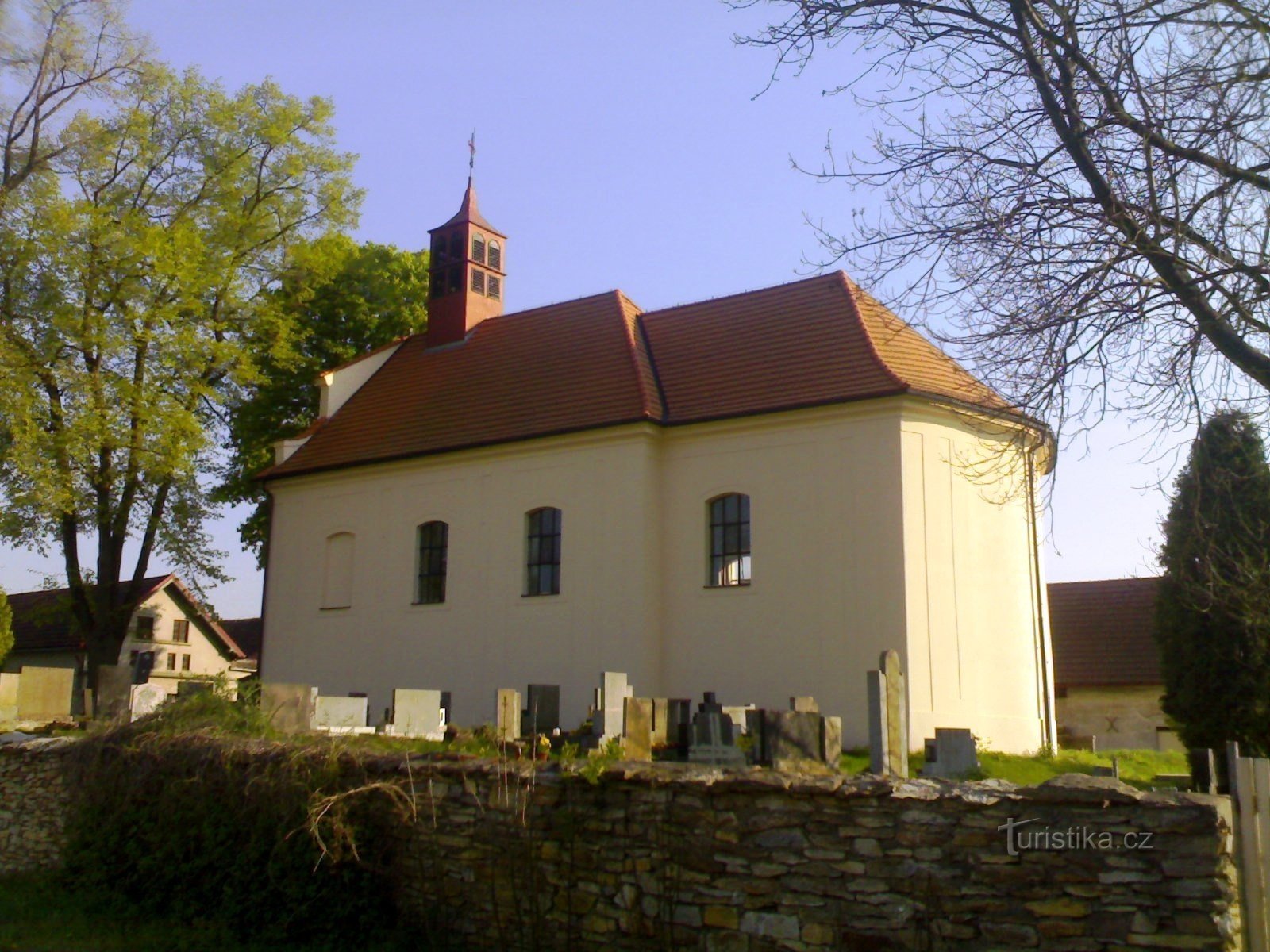Krňovice - kyrka