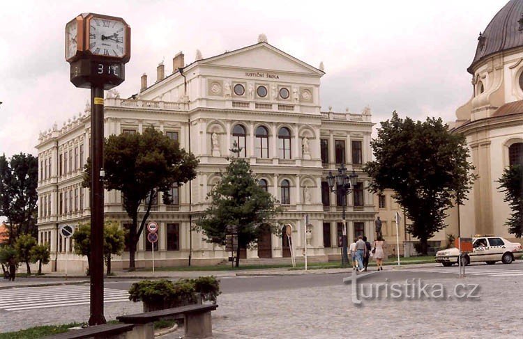 Kroměříž-École de justice