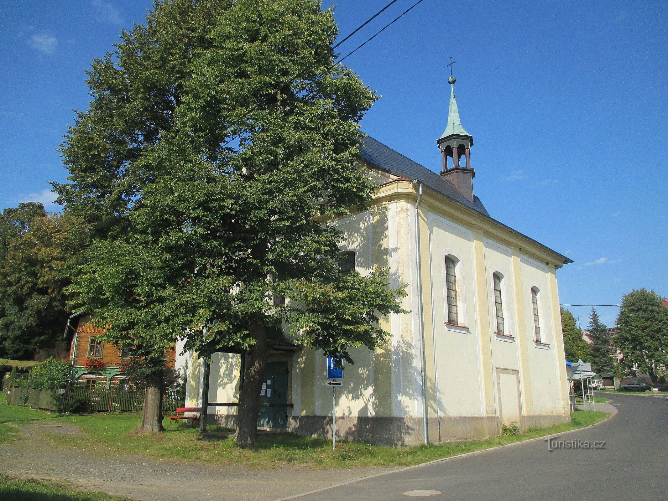 Krompach - kostel Čtrnácti svatých pomocníků