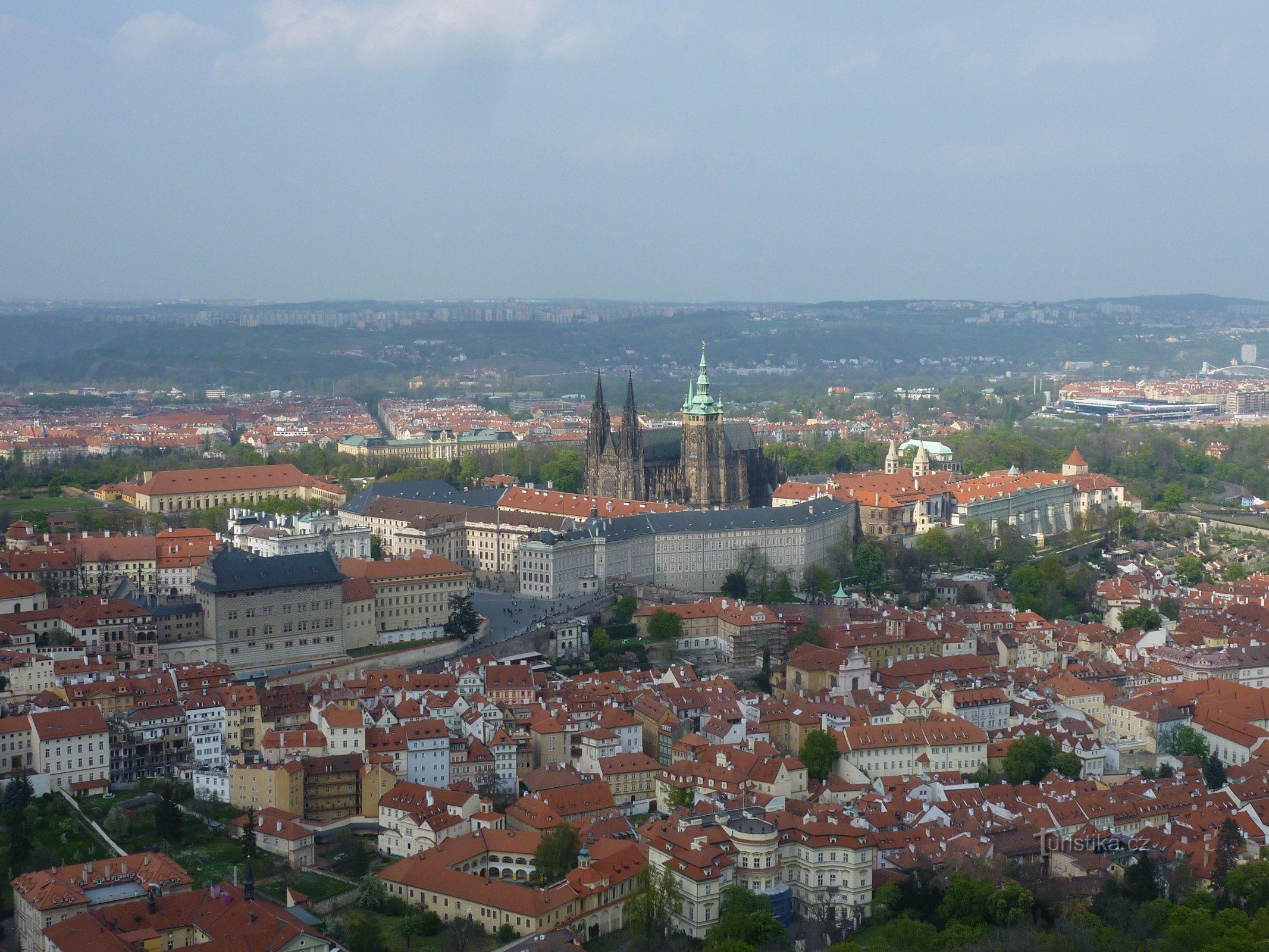 Nous tournons autour de Petřín