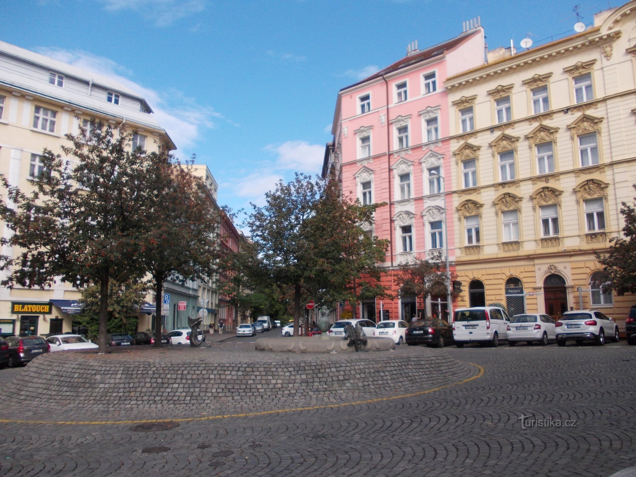 Kreisverkehr mit Springbrunnen