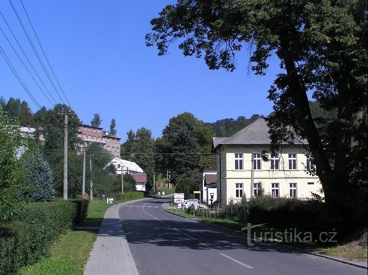 Kružberk: Entrada al pueblo, desde la dirección de Svatoňovice