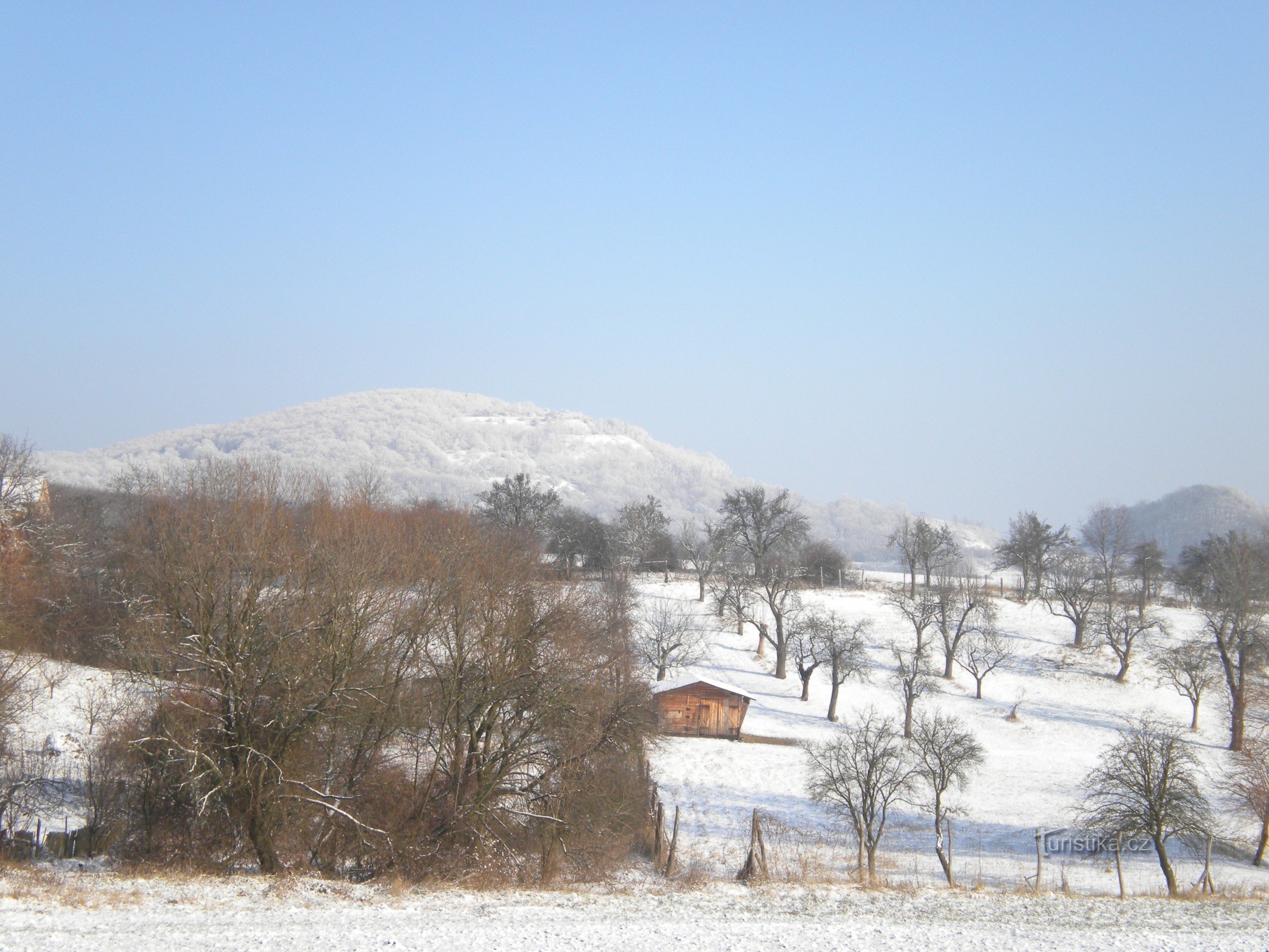 Kubačka vanaf de weg van Hrušovka naar Chotimeř.