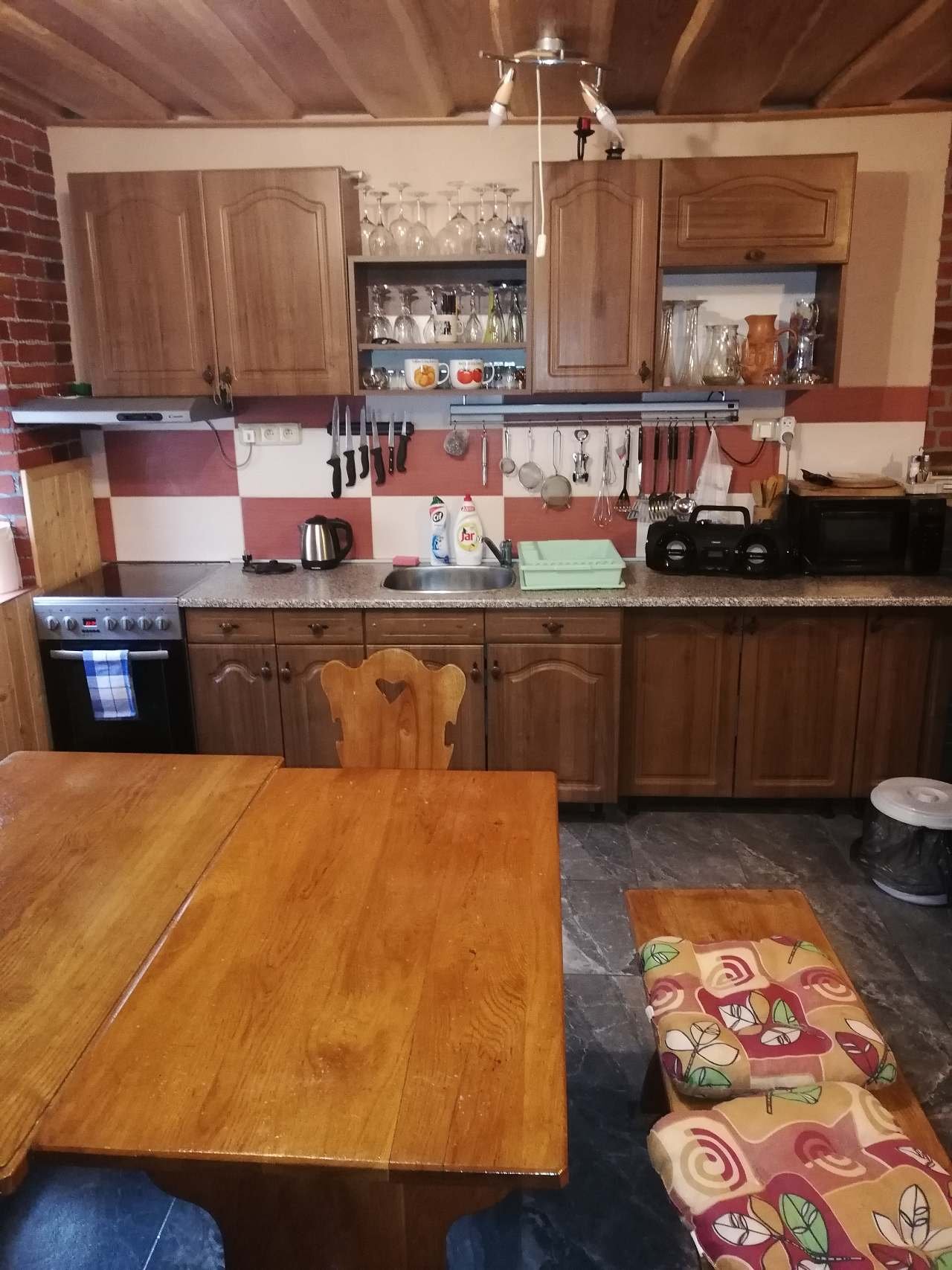 kuchyně-společenská místnost