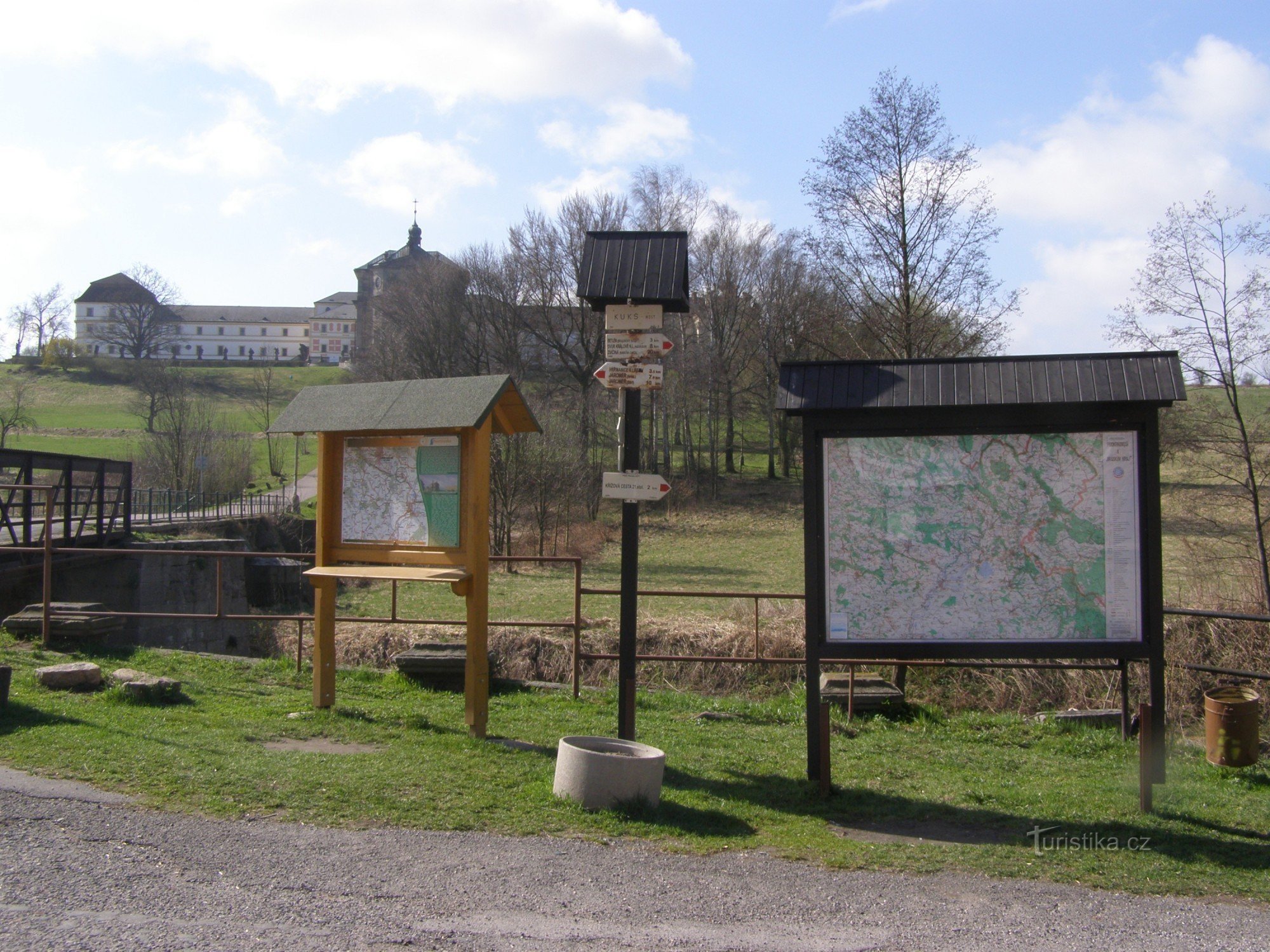 Kuks - hlavní turistický rozcestník