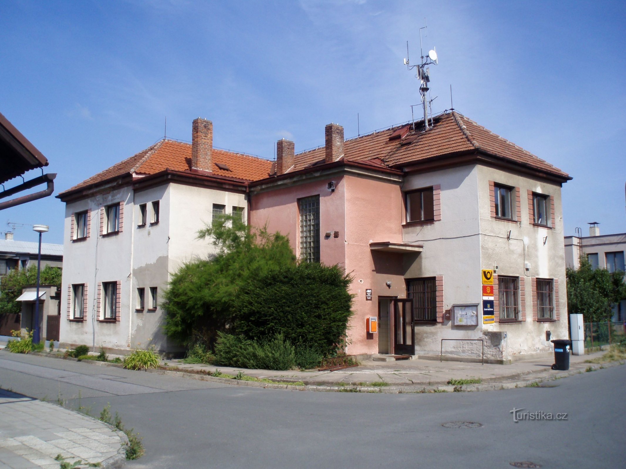 Kulttuuritalo Březhradissa (Hradec Králové, 27.7.2010)