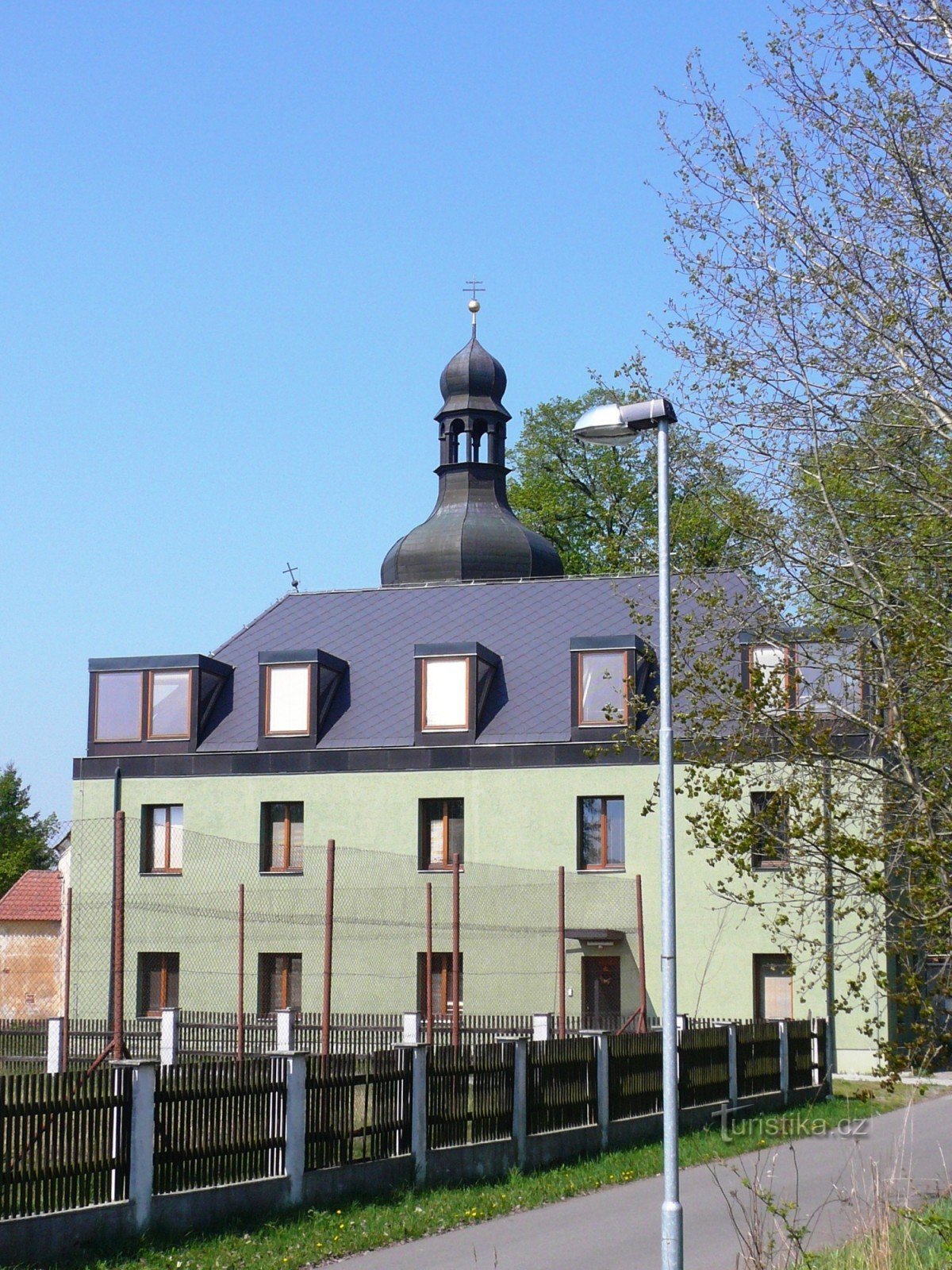 Chimeneas de la casa parroquial