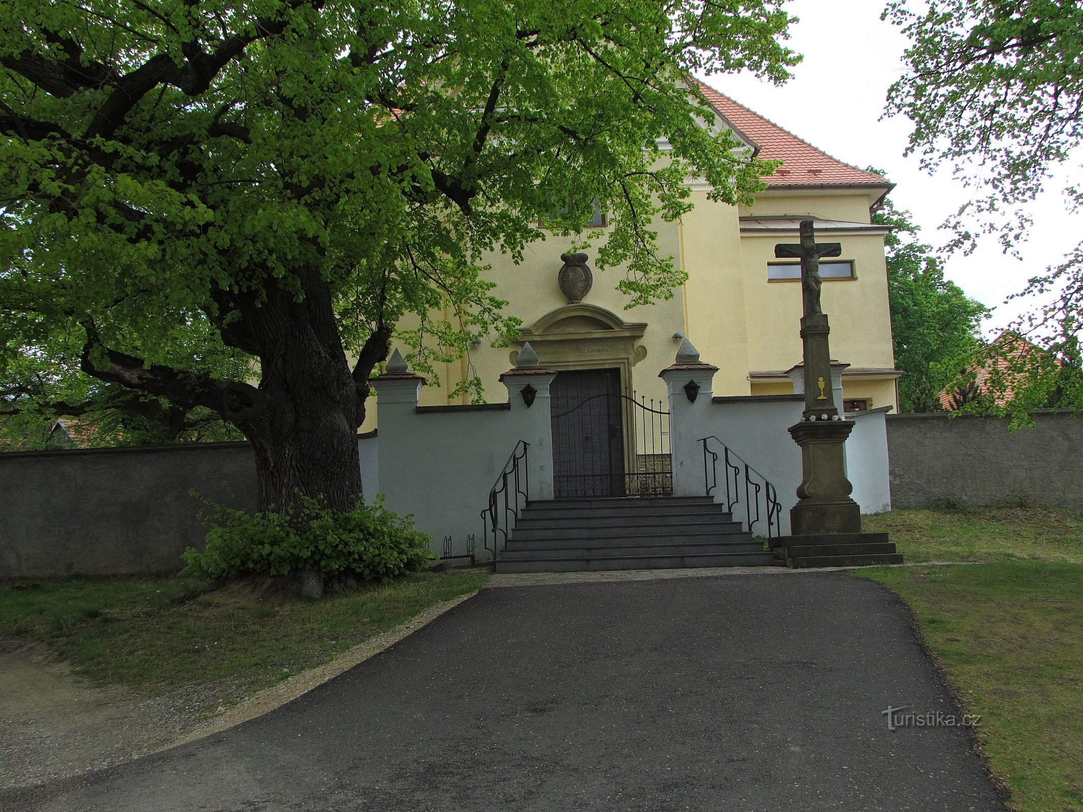 Kuželov - Nhà thờ Chúa Ba Ngôi