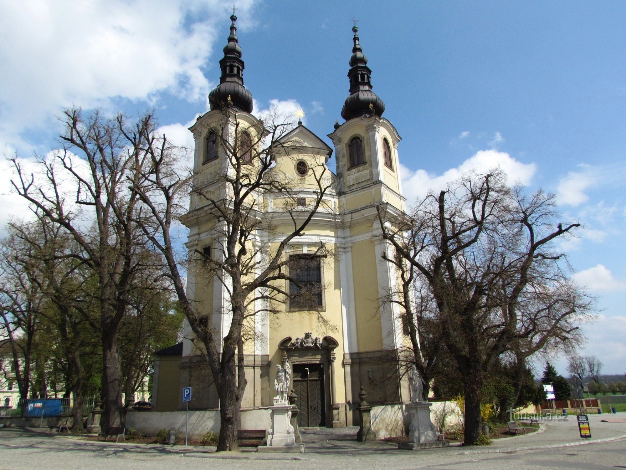 Kvasice - 圣母升天教区教堂