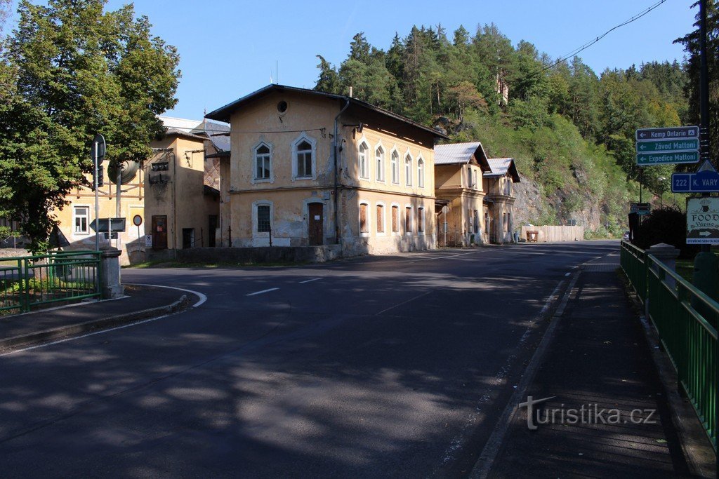 Kyselka, building under the new hall