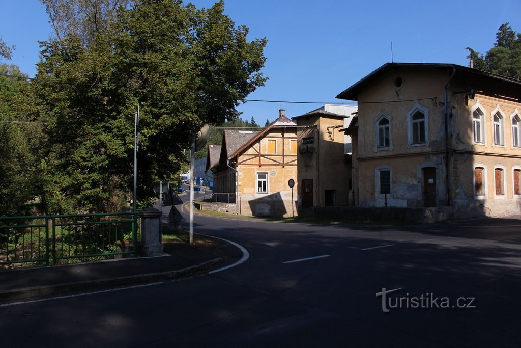 Kyselka, tiré du village