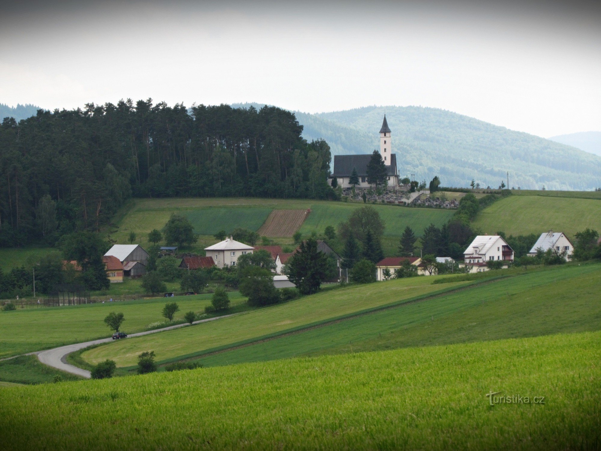 Kis templom Lačnovszkban