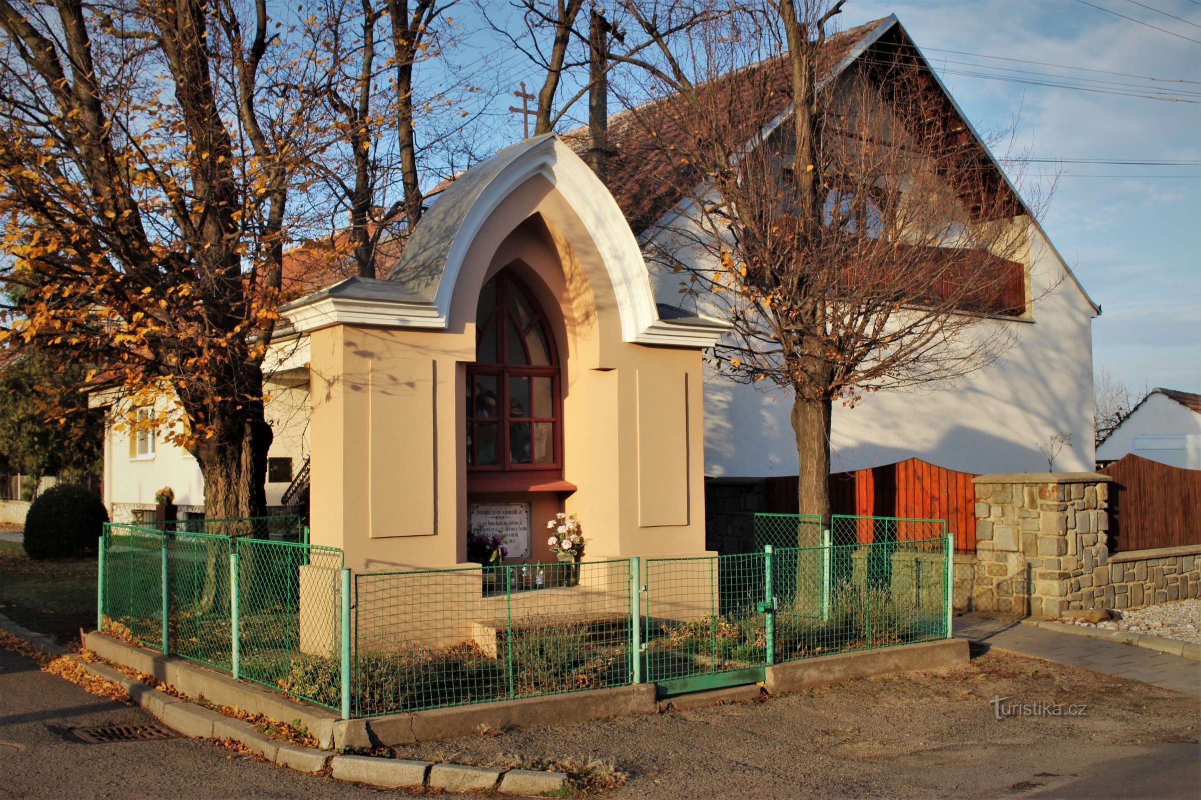 Ladná - hódolat Szentpétervárnak. Anne