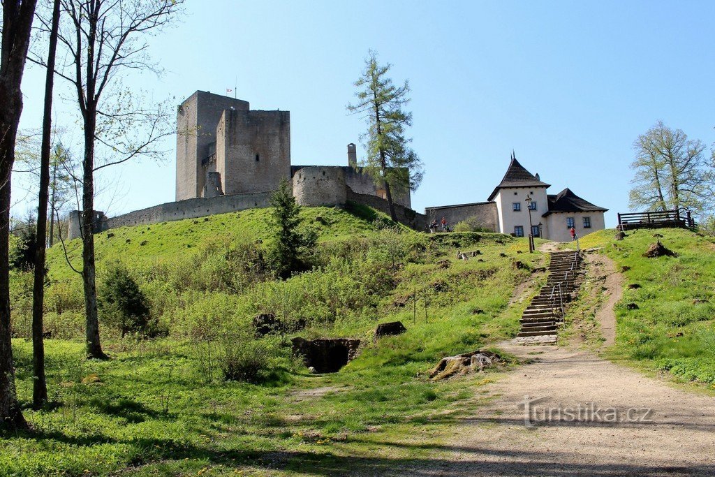 Landštejn, widok z parkingu