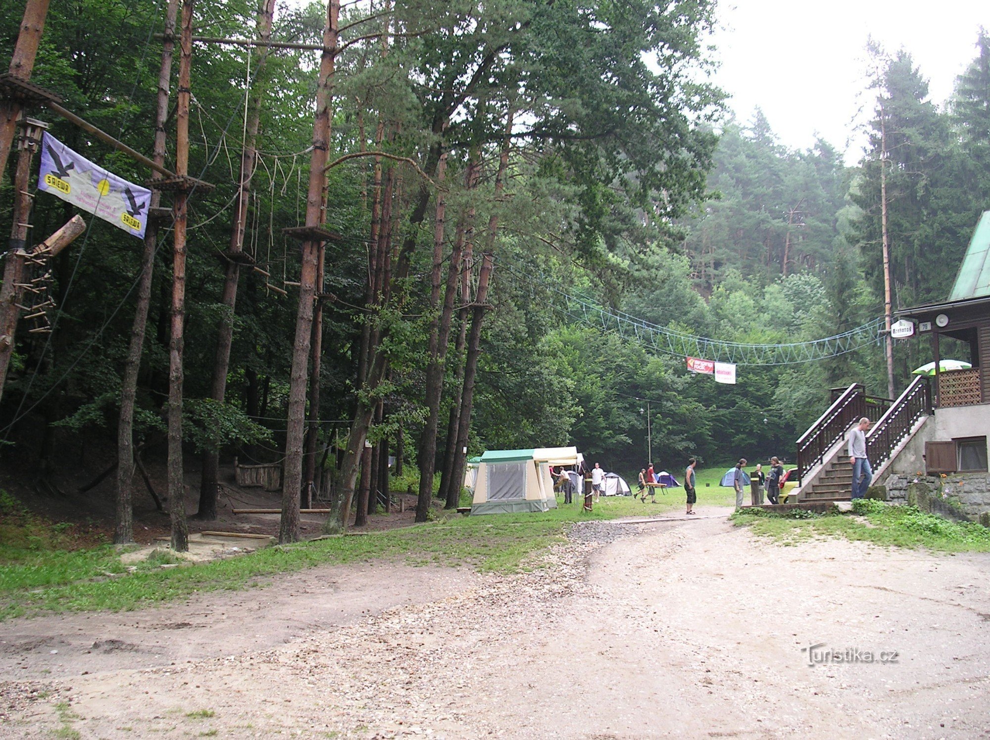 Kolejka linowa na kempingu