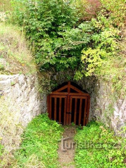Lanšperk: 地下への入り口