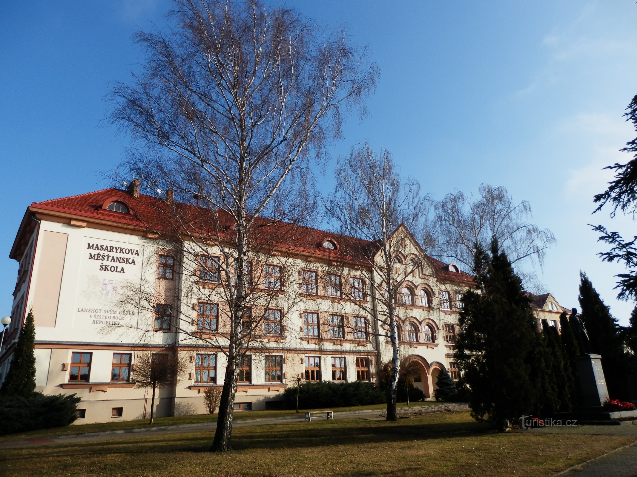 Lanžhot-skole