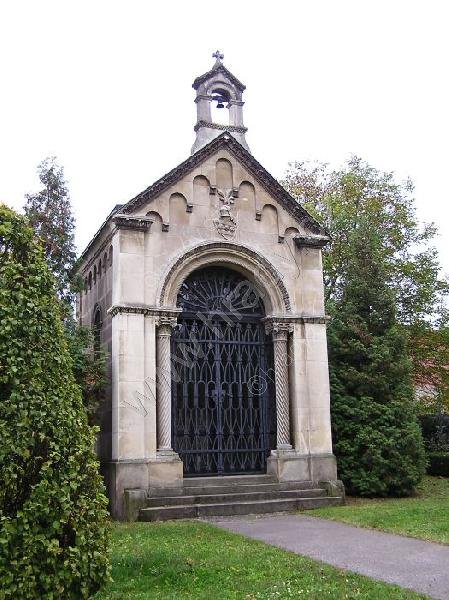 Laudonský hřbitov s náhrobky členů rodu von Loudon