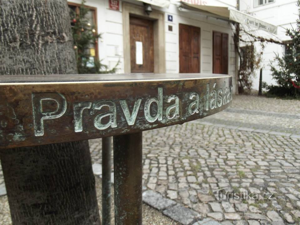 Václav Havel's bench