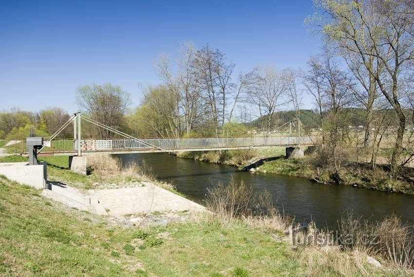 Passerelle sur la Moravie depuis Lesnice