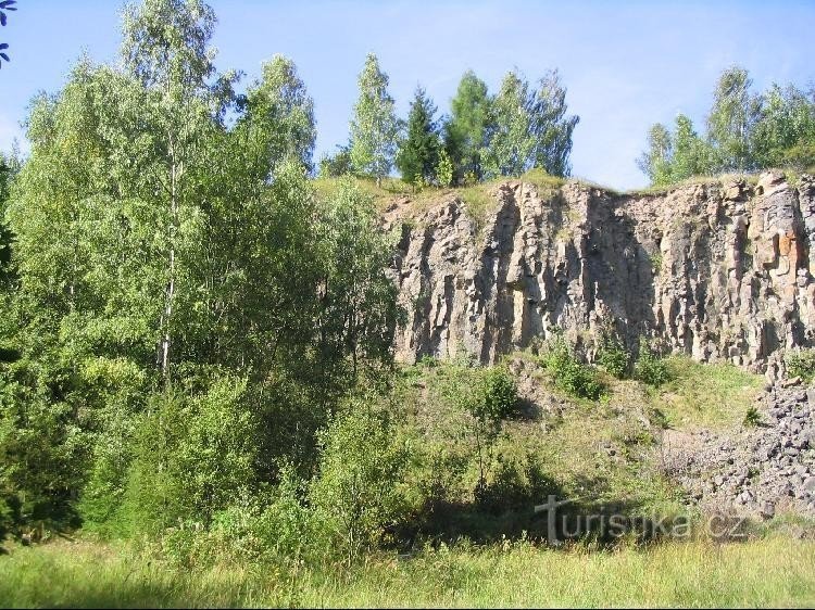 Лавовий потік біля Мезини