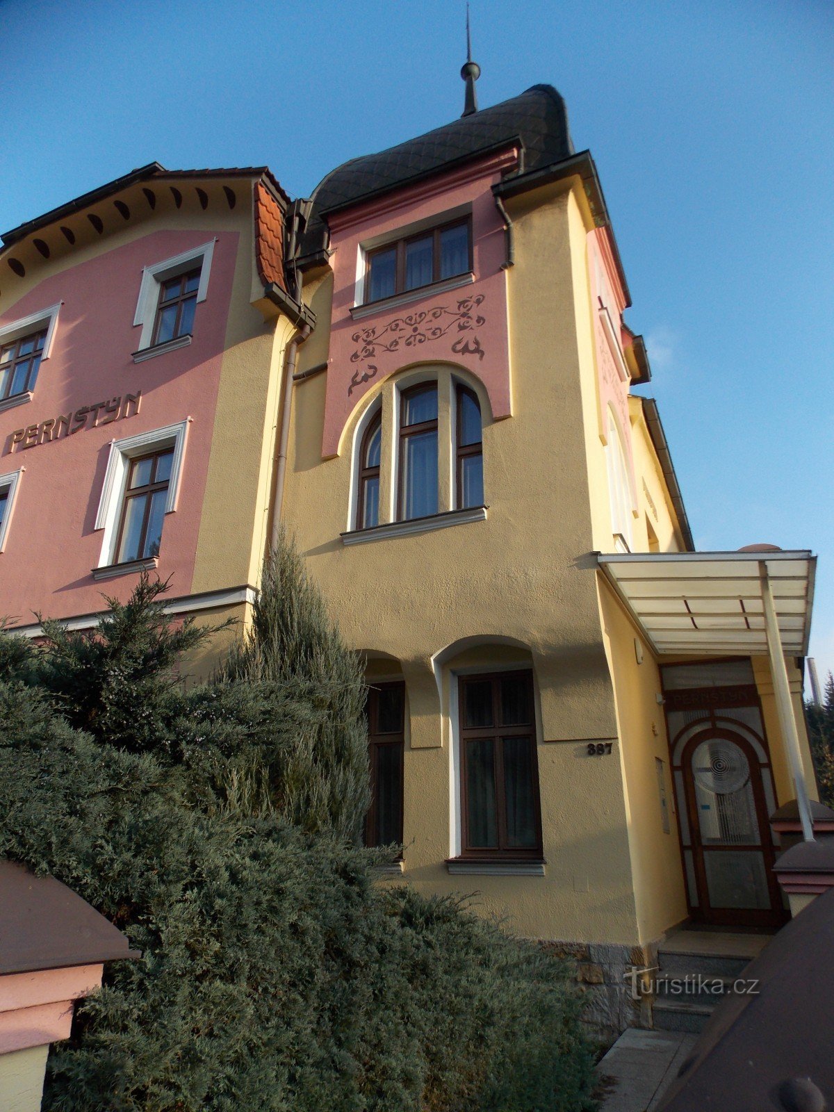 温泉酒店 - Luhačovice 的 Vila Antoaneta