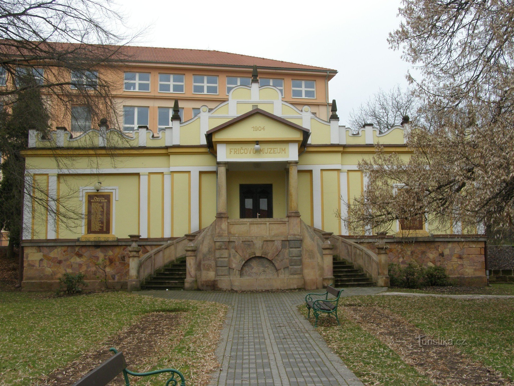 Bělohrad spa - muzeul Frič