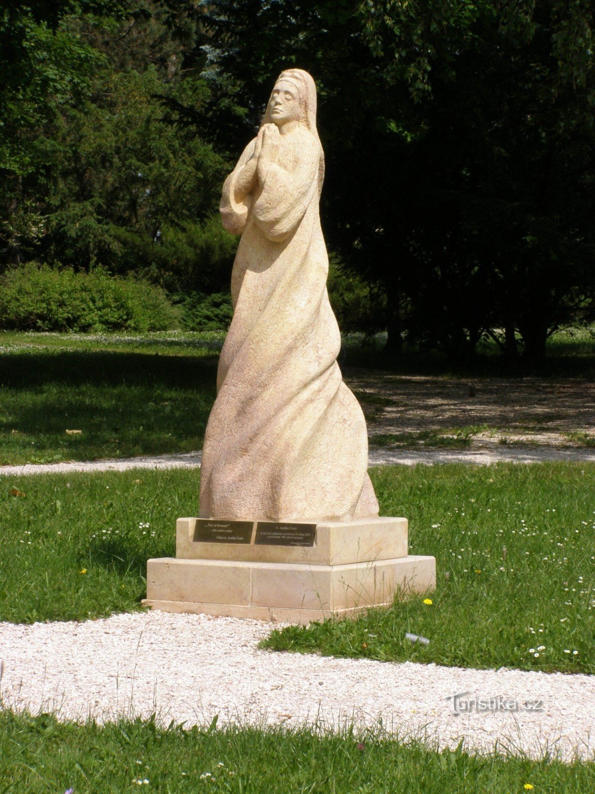 Kuuroord Belohrad - standbeeld van St. Agnes Česká