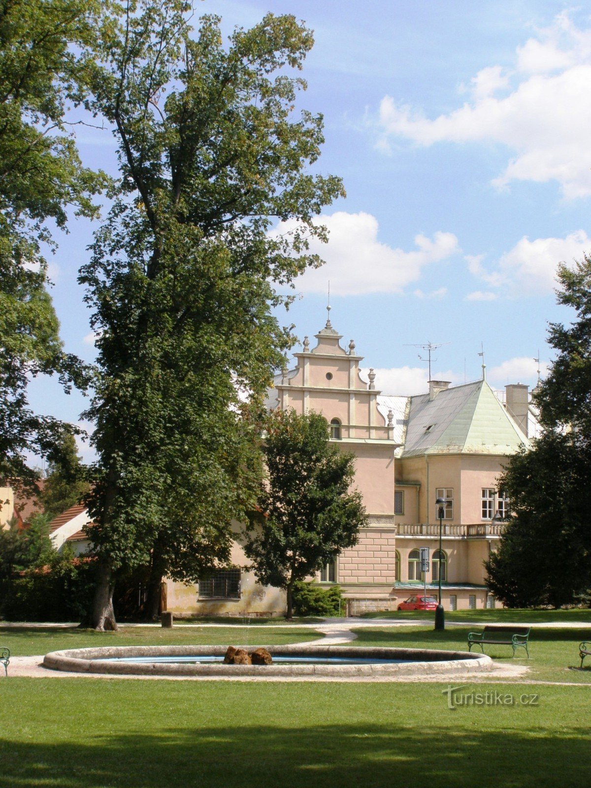 Bělohrad spa - linnapuisto