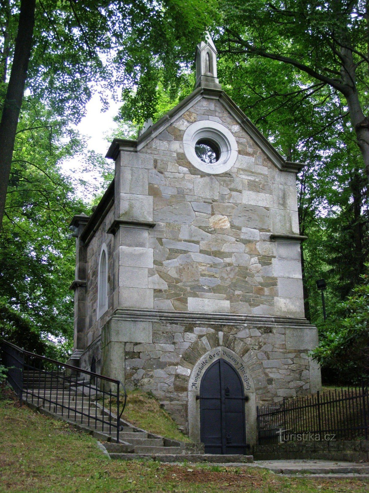 Spa Jeseník - chapelle avec le mausolée de Vincenzo Priessnitz
