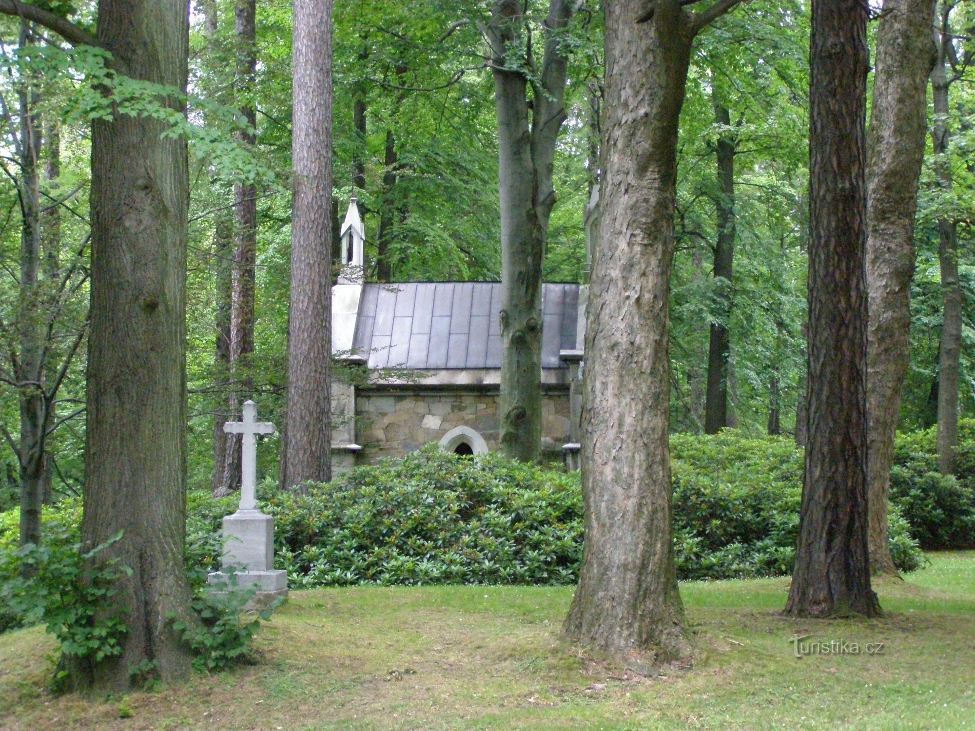 Spa Jeseník - kappeli Vincenzo Priessnitzin mausoleumin kanssa