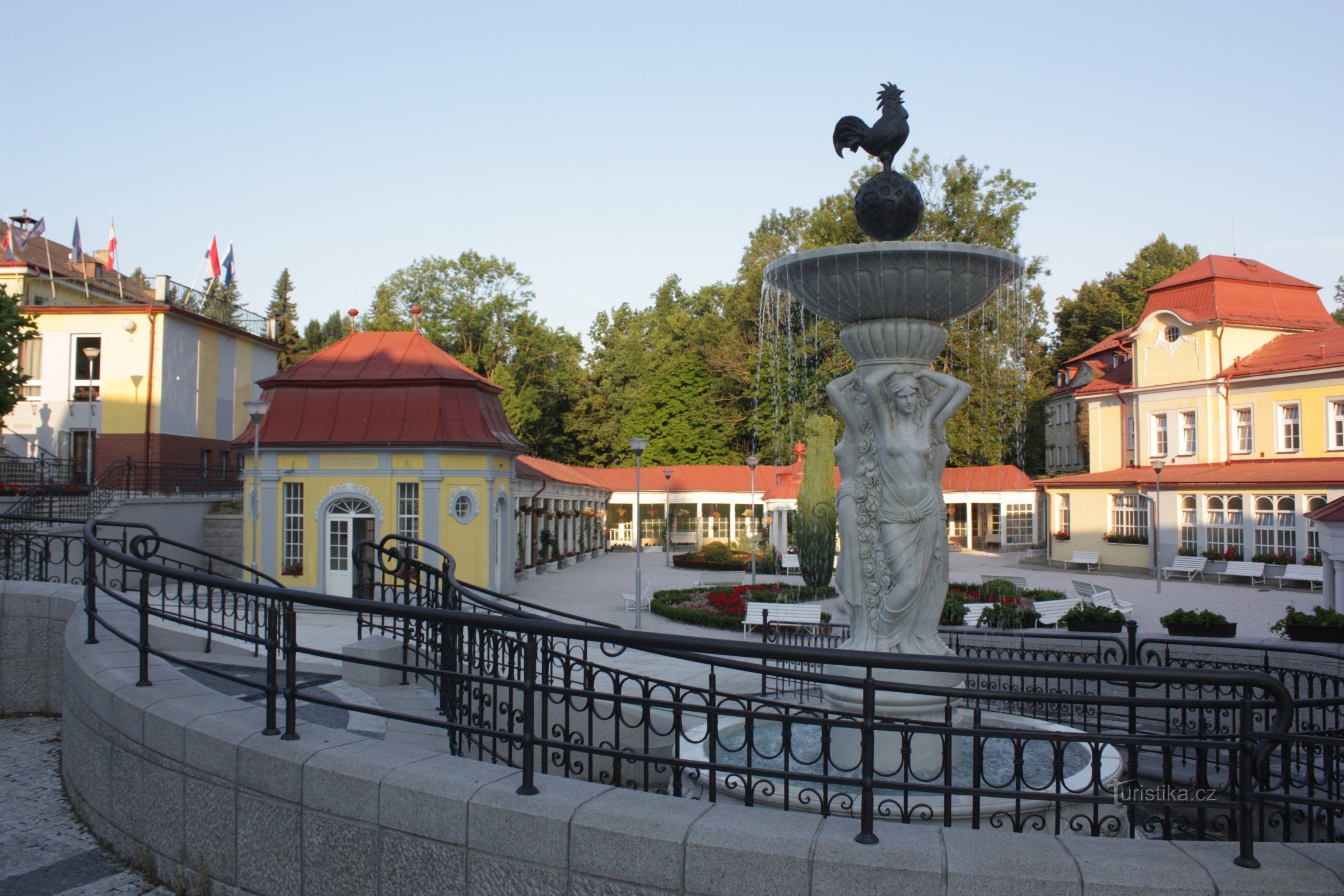 Курорт Лібверда з гігантською бочкою та оглядовими майданчиками