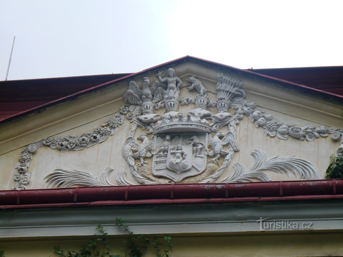 Spa Libverda-castle-sign Clam-Gallasů-Photo: Michaela Menšíková