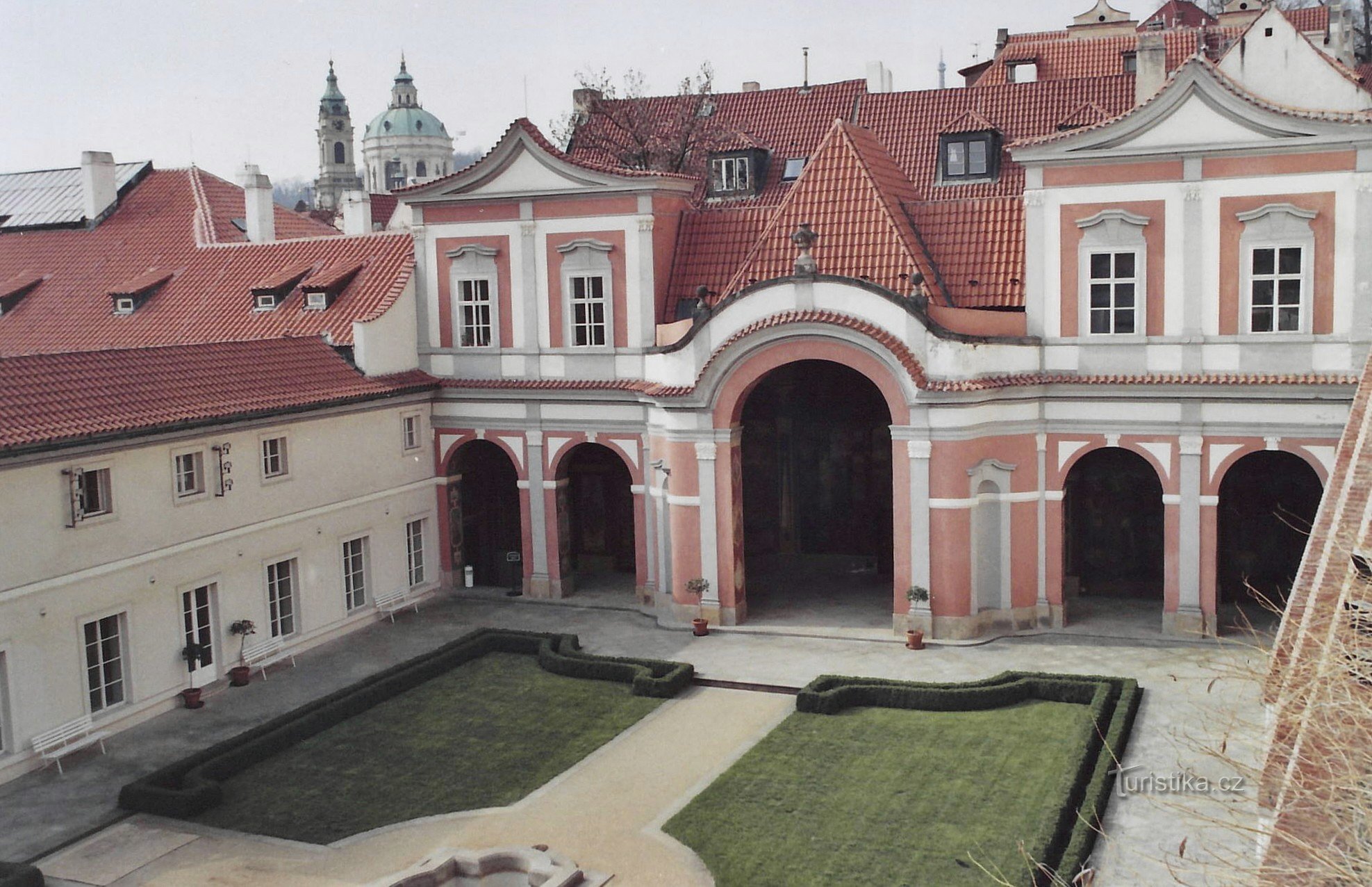 Ledeburg garden - parterre and Sala Terrena