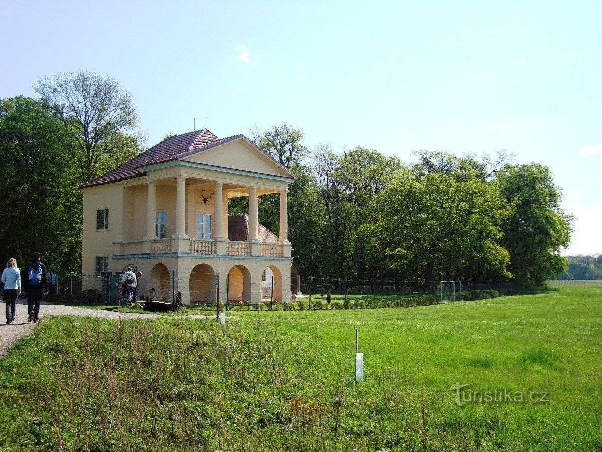 Lednice-Lovski grad-Foto: Ulrych Mir.